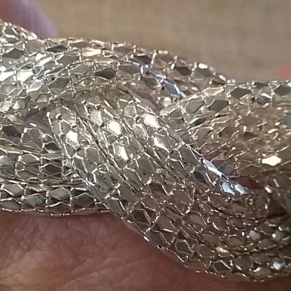 Beautiful choker... special occasions!! Silver - Picture 2 of 5